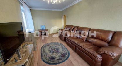Продам квартиру 2-х комнатную с общей площадью 42.6м2, 2/5 эт., на улице Гагарина, г. Магадан, Магаданская обл., Россия, агентство ГорОбмен. Фотография №1