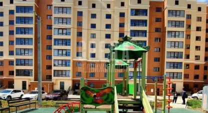Купить квартиру 1 комнатную, 39 кв. м. Фотография №1 Продам квартиру 1 комнатную с общей площадью 39м2, 7/8 эт., на улице Чапаева, г. Евпатория, Крым авт. респ., Россия, агентство Среда. Фотография №1