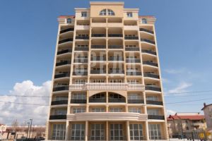 Продам квартиру 1 комнатную с общей площадью 36.3м2, 9/10 эт., на улице Симферопольская, г. Евпатория, Крым авт. респ., Россия, агентство Среда