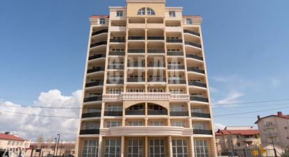 Купить квартиру 1 комнатную, 36.3 кв. м. Фотография №1 Продам квартиру 1 комнатную с общей площадью 36.3м2, 9/10 эт., на улице Симферопольская, г. Евпатория, Крым авт. респ., Россия, агентство Среда. Фотография №1