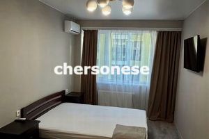 Сдам квартиру 1 комнатную с общей площадью 43м2, 5/8 эт., на улице Токарева, Ленинский район, г. Севастополь, Крым авт. респ., Россия, агентство Херсонес Недвижимость