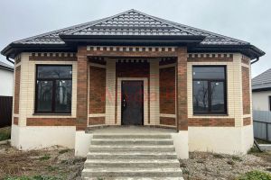 Продам дом 4-х комнатный с общей площадью 134м2, на улице Юцкая, г. Станица ессентукская, Ставропольский край, Россия, агентство Альфа-Н Продам дом 4-х комнатный с общей площадью 134м2, на улице Юцкая, г. Станица ессентукская, Ставропольский край, Россия, агентство Альфа-Н