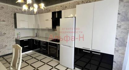 Продам квартиру 2-х комнатную с общей площадью 81.9м2, 6/6 эт., на улице Советская, г. Ессентуки, Ставропольский край, Россия, агентство Альфа-Н. Фотография №1