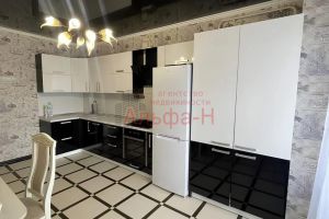 Продам квартиру 2-х комнатную с общей площадью 81.9м2, 6/6 эт., на улице Советская, г. Ессентуки, Ставропольский край, Россия, агентство Альфа-Н Продам квартиру 2-х комнатную с общей площадью 81.9м2, 6/6 эт., на улице Советская, г. Ессентуки, Ставропольский край, Россия, агентство Альфа-Н