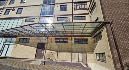 Купить квартиру 3-х комнатную, 89.6 кв. м. Фотография №1 Продам квартиру 3-х комнатную с общей площадью 89.6м2, 3/5 эт., на улице Гагарина, г. Ессентуки, Ставропольский край, Россия, агентство Альфа-Н. Фотография №1