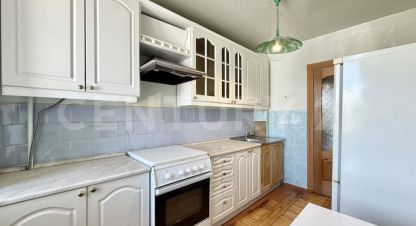Купить квартиру 4-х комнатную, 79.9 кв. м. Фотография №1 Продам квартиру 4-х комнатную с общей площадью 79.9м2, 3/5 эт., на улице Винокурова ул, г. Новочебоксарск, Чувашия респ., Россия, агентство CENTURY 21 Россия. Фотография №1