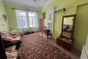 Продам квартиру 4-х комнатную с общей площадью 86.9м2, 2/2 эт., на улице Владимира луговского, г. Симеиз пгт, Крым авт. респ., Россия, агентство Оператор недвижимости Статус82
