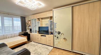 Купить квартиру 1 комнатную, 36.2 кв. м. Фотография №1 Продам квартиру 1 комнатную с общей площадью 36.2м2, 7/9 эт., на улице Тракторостроителей, г. Чебоксары, Чувашия респ., Россия, агентство Агентство недвижимости Ориентир. Фотография №1