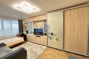 Продам квартиру 1 комнатную с общей площадью 36.2м2, 7/9 эт., на улице Тракторостроителей, г. Чебоксары, Чувашия респ., Россия, агентство Агентство недвижимости Ориентир