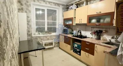 Купить квартиру 4-х комнатную, 88 кв. м. Фотография №1 Продам квартиру 4-х комнатную с общей площадью 88м2, 9/9 эт., на улице Тракторостроителей, г. Чебоксары, Чувашия респ., Россия, агентство Агентство недвижимости Ориентир. Фотография №1
