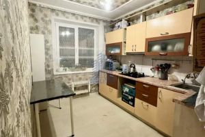 Продам квартиру 4-х комнатную с общей площадью 88м2, 9/9 эт., на улице Тракторостроителей, г. Чебоксары, Чувашия респ., Россия, агентство Агентство недвижимости Ориентир