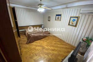 Продам квартиру 4-х комнатную с общей площадью 90м2, 4/5 эт., на улице Украинская, г. Пятигорск, Ставропольский край, Россия, агентство АН Черника Продам квартиру 4-х комнатную с общей площадью 90м2, 4/5 эт., на улице Украинская, г. Пятигорск, Ставропольский край, Россия, агентство АН Черника