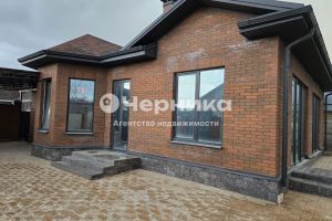 Продам дом 3-х комнатный с общей площадью 120м2, на улице Средняя аллея, г. Ессентуки, Ставропольский край, Россия, агентство АН Черника