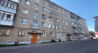 Продам квартиру 2-х комнатную с общей площадью 44.5м2, 1/5 эт., на улице Куйбышева, г. Рыбинск, Ярославская обл., Россия, агентство Ваш Вариант. Фотография №1