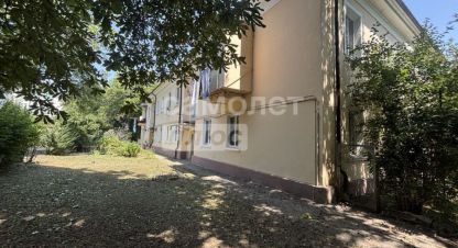 Купить квартиру 2-х комнатную, 50 кв. м. Фотография №1 Продам квартиру 2-х комнатную с общей площадью 50м2, 2/2 эт., на улице Мальбахова ул, г. Нальчик, Кабардино-Балкария респ., Россия, агентство Самолет Плюс Нальчик. Фотография №1