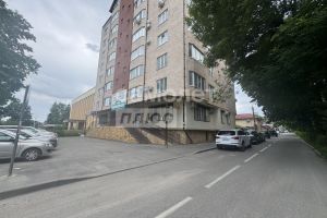 Продам квартиру 2-х комнатную с общей площадью 84м2, 3/9 эт., на улице Захарова ул, г. Нальчик, Кабардино-Балкария респ., Россия, агентство Самолет Плюс Нальчик
