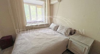 Купить квартиру 1 комнатную, 40 кв. м. Фотография №1 Продам квартиру 1 комнатную с общей площадью 40м2, 2/5 эт., на улице Генерала Острякова, г. Севастополь, Крым авт. респ., Россия, агентство ООО Ренессанс Крым. Фотография №1