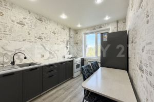 Продам квартиру 3-х комнатную с общей площадью 69.7м2, 3/9 эт., на улице Гражданская ул, г. Чебоксары, Чувашия респ., Россия, агентство CENTURY 21 Россия