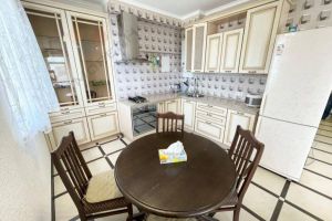 Продам квартиру 2-х комнатную с общей площадью 53.5м2, 8/8 эт., на улице Тимирязева ул, г. Сочи, Краснодарский край, Россия, агентство Мореон Инвест