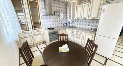 Купить квартиру 2-х комнатную, 53.5 кв. м. Фотография №1 Продам квартиру 2-х комнатную с общей площадью 53.5м2, 8/8 эт., на улице Тимирязева ул, г. Сочи, Краснодарский край, Россия, агентство Мореон Инвест. Фотография №1