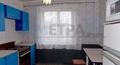 Снять квартиру 2-х комнатную, 52 кв. м. Фотография №1 Сдам квартиру 2-х комнатную с общей площадью 52м2, 10/10 эт., на улице Молодогвардейцев, Курчатовский район район, г. Челябинск, Челябинская обл., Россия, агентство 74 метра. Фотография №1