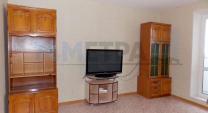 Сдам квартиру 2-х комнатную с общей площадью 59м2, 5/10 эт., на улице Мусы джалиля ул, Курчатовский район район, г. Челябинск, Челябинская обл., Россия, агентство 74 метра. Фотография №1
