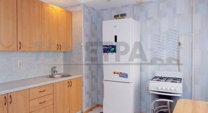 Сдам квартиру 2-х комнатную с общей площадью 45м2, 3/5 эт., на улице Шагольская 1-й квартал ул, Курчатовский район район, г. Челябинск, Челябинская обл., Россия, агентство 74 метра. Фотография №1