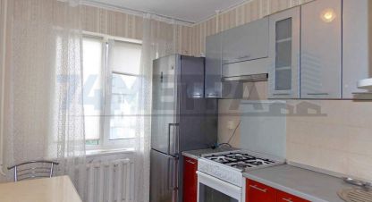 Сдам квартиру 3-х комнатную с общей площадью 65м2, 3/5 эт., на улице Шагольская квартал 1 ул, Курчатовский район район, г. Челябинск, Челябинская обл., Россия, агентство 74 метра. Фотография №1