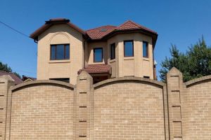 Продам дом 5-ти комнатный с общей площадью 330м2, на улице Ремесленная ул, г. Краснодар, Краснодарский край, Россия, агентство Аурус-Риэлт