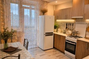 Продам квартиру 2-х комнатную с общей площадью 70м2, 7/9 эт., на улице Флотская, Ленинградский район, г. Калининград, Калининградская обл., Россия, агентство Home Invest