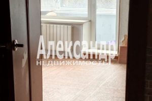 Продам квартиру 2-х комнатную с общей площадью 42.4м2, 3/4 эт., на улице Юбилейная, Приозерский район, г. Ской посёлок кузнечное, Ленинградская обл., Россия, агентство Александр-Недвижимость