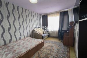 Продам квартиру 3-х комнатную с общей площадью 61.1м2, 4/9 эт., на улице Гатчинская, Гатчинский район, г. Коммунар, Ленинградская обл., Россия, агентство Александр-Недвижимость
