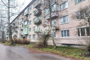 Продам квартиру 1 комнатную с общей площадью 28м2, 3/5 эт., на улице Гагарина, Приозерский район, г. Ской посёлок кузнечное, Ленинградская обл., Россия, агентство Александр-Недвижимость