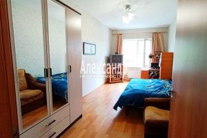 Продам квартиру 1 комнатную с общей площадью 41.7м2, 1/9 эт., на улице Центральная, Пушкинский район, г. Посёлок шушары, Санкт-Петербург, Россия, агентство Александр-Недвижимость