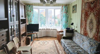 Купить квартиру 2-х комнатную, 42 кв. м. Фотография №1 Продам квартиру 2-х комнатную с общей площадью 42м2, 4/5 эт., Выборгский район, г. Выборг, Ленинградская обл., Россия, агентство Александр-Недвижимость. Фотография №1