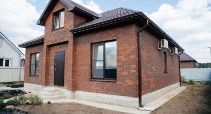 Купить дом 3-х комнатную, 84.2 кв. м. Фотография №1 Продам дом 3-х комнатный с общей площадью 84.2м2, на улице Авиаконструктора туполева ул, г. Южный, Краснодарский край, Россия, агентство Мореон Инвест. Фотография №1