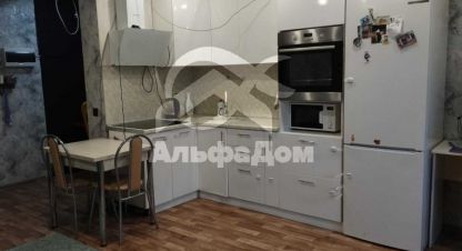 Купить квартиру 2-х комнатную, 40.6 кв. м. Фотография №1 Продам квартиру 2-х комнатную с общей площадью 40.6м2, 1/10 эт., на улице Дмитрия неаполитанова, Советский район район, г. Челябинск, Челябинская обл., Россия, агентство Центр недвижимости и Ипотеки АльфаДом. Фотография №1