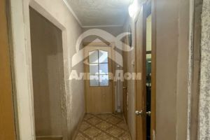 Продам квартиру 2-х комнатную с общей площадью 52.8м2, 1/10 эт., на улице 23а, Ленинский район район, г. Челябинск, Челябинская обл., Россия, агентство Центр недвижимости и Ипотеки "АльфаДом"