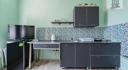 Продам квартиру 4-х комнатную с общей площадью 84.1м2, 2/2 эт., на улице Советская ул, г. Янтарный, Калининградская обл., Россия, агентство ООО Базис-Недвижимость. Фотография №1