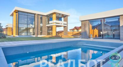 Купить дом 5-ти комнатную, 500 кв. м. Фотография №1 Продам дом 5-ти комнатный с общей площадью 500м2, на улице Ландышевая, г. Поле чудес, Ростовская обл., Россия, агентство Реал недвижимость. Фотография №1