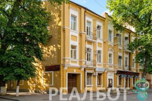 Продам квартиру 3-х комнатную с общей площадью 108м2, 2/3 эт., на улице Суворова, Кировский район, г. Ростов-на-Дону, Ростовская обл., Россия, агентство Реал недвижимость