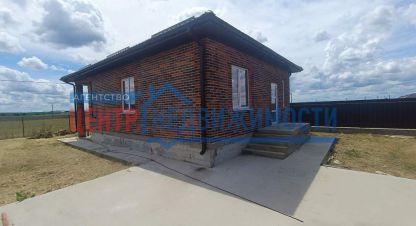 Купить дом 3-х комнатную, 72.6 кв. м. Фотография №1 Продам дом 3-х комнатный с общей площадью 72.6м2, г. Темрюк, Краснодарский край, Россия, агентство Центр-Недвижимости. Фотография №1