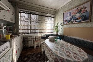 Продам квартиру 3-х комнатную с общей площадью 50.2м2, 2/2 эт., на улице Величко, г. Ахтубинск, Астраханская обл., Россия, агентство Ваш Дом