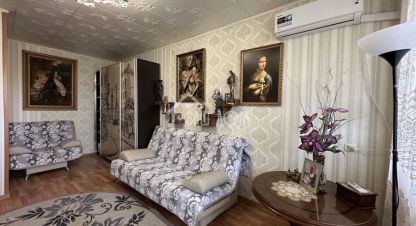 Купить квартиру 2-х комнатную, 40.5 кв. м. Фотография №1 Продам квартиру 2-х комнатную с общей площадью 40.5м2, 2/3 эт., на улице Мкр мелиораторов, г. Ахтубинск, Астраханская обл., Россия, агентство Ваш Дом. Фотография №1