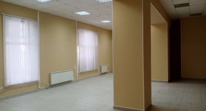 Снять офисное помещение, 100 кв. м. Фотография №1 Сдам офисное помещение с общей площадью 100м2, на улице Коммунистическая, Центральный район, г. Волгоград, Волгоградская обл., Россия, агентство Живем Дома. Фотография №1
