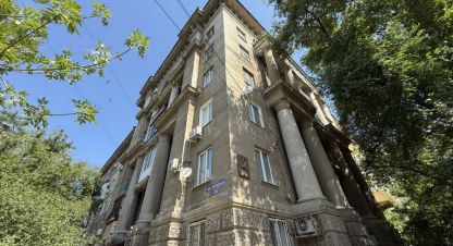 Снять офисное помещение, 57.8 кв. м. Фотография №1 Сдам офисное помещение с общей площадью 57.8м2, на улице Им гагарина, Центральный район, г. Волгоград, Волгоградская обл., Россия, агентство Живем Дома. Фотография №1