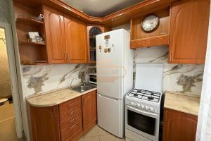 Продам квартиру 3-х комнатную с общей площадью 60м2, 1/9 эт., на улице Искровский, Невский район, г. Санкт-Петербург, Санкт-Петербург, Россия, агентство Адресат
