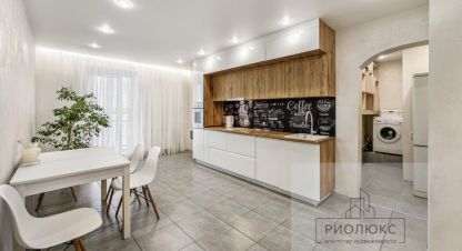 Купить квартиру 3-х комнатную, 85.5 кв. м. Фотография №1 Продам квартиру 3-х комнатную с общей площадью 85.5м2, 20/21 эт., на улице Университетская Набережная, Калининский район район, г. Челябинск, Челябинская обл., Россия, агентство РиоЛюкс. Фотография №1