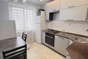 Продам квартиру 3-х комнатную с общей площадью 65.1м2, 1/9 эт., на улице Труда, Орджоникидзевский район, г. Магнитогорск, Челябинская обл., Россия, агентство РиоЛюкс