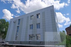 Продам офисное помещение с общей площадью 80м2, на улице Омская, г. Курган, Курганская обл., Россия, агентство РиоЛюкс